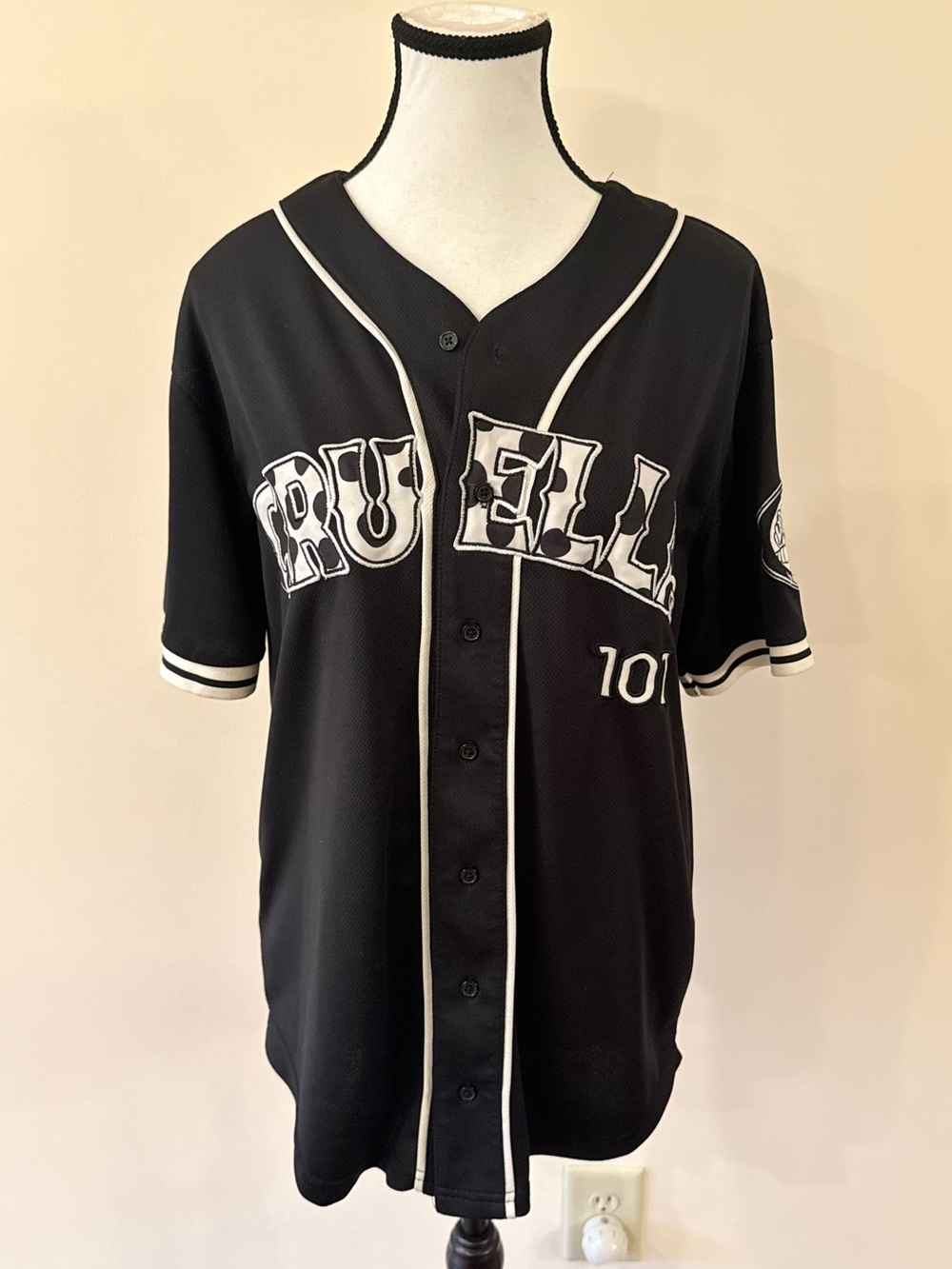 Disney Villains Cruella Black and White Baseball Jersey Shirt XS